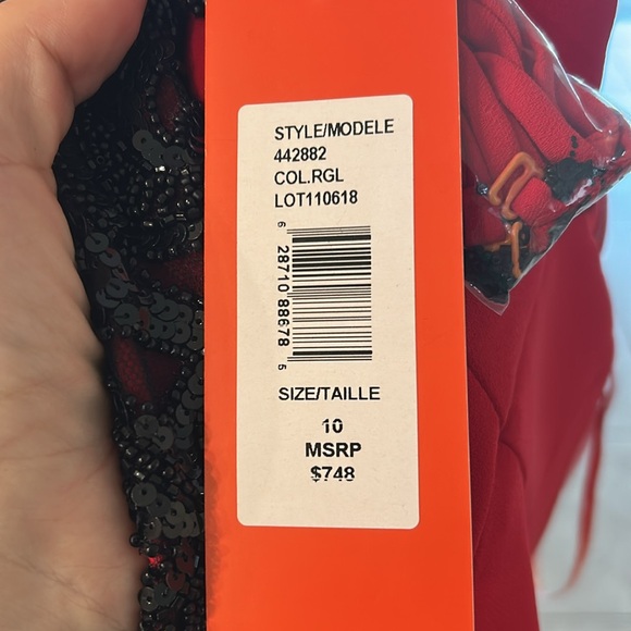 Monique Lhoullier Red Strapless Gown with Black Lace Appliqué – Size 10 - Picture 8 of 8